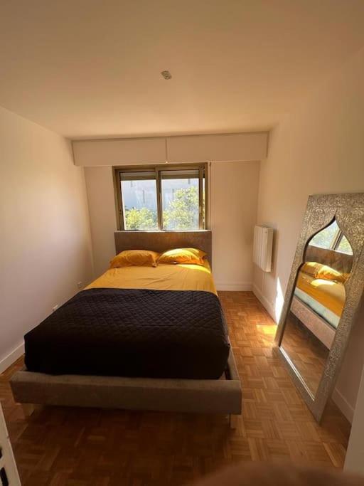 Entiry Apartment, Private Rooms In Paryż Zewnętrze zdjęcie