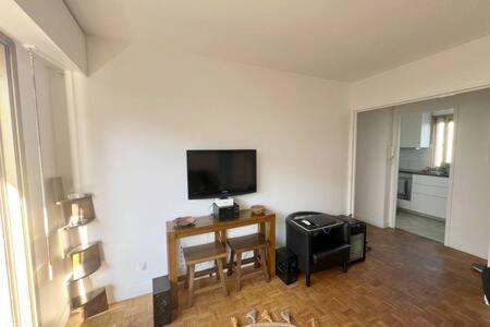 Entiry Apartment, Private Rooms In Paryż Zewnętrze zdjęcie